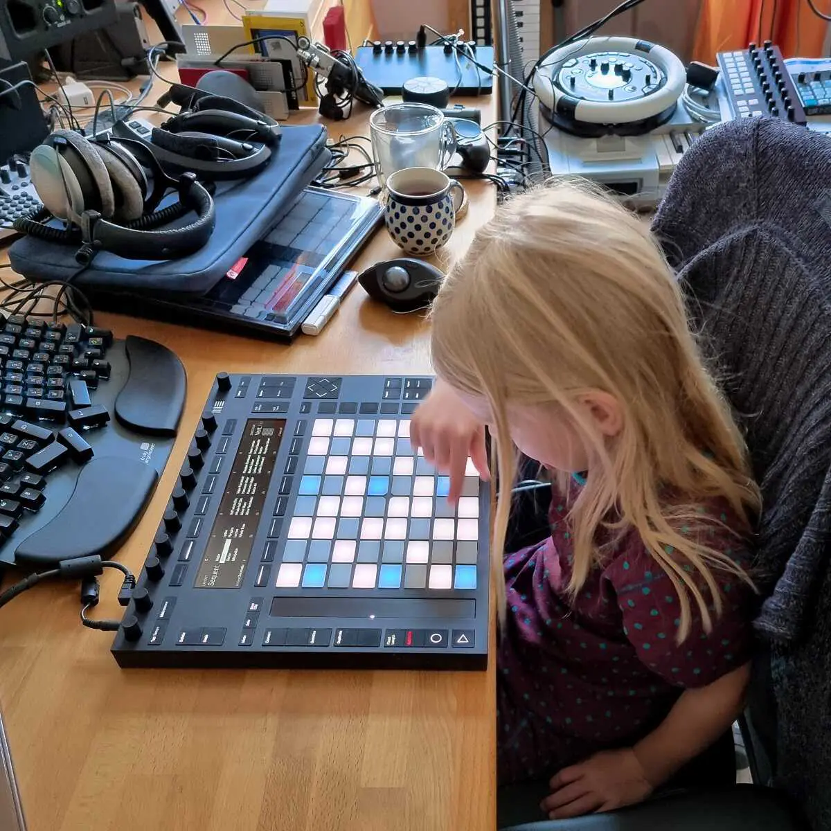 Nachwuchs am Push 2 vor viel Audio-Gear